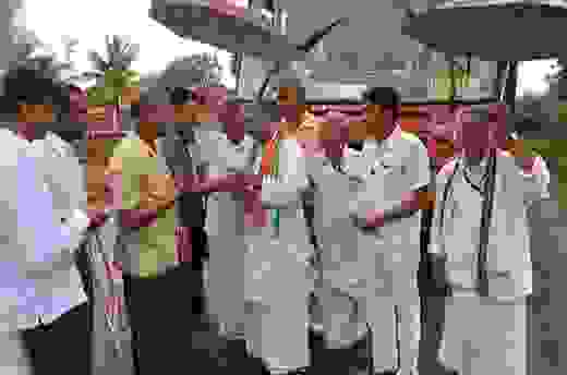 Gandhi peace bus-2-6-12-a